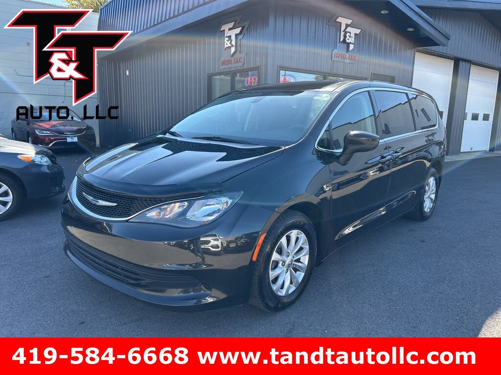 2017 Chrysler Pacifica Touring FWD