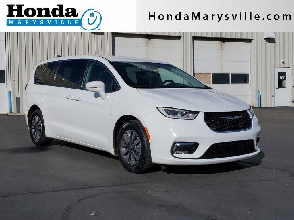 2022 Chrysler Pacifica Hybrid Touring L FWD