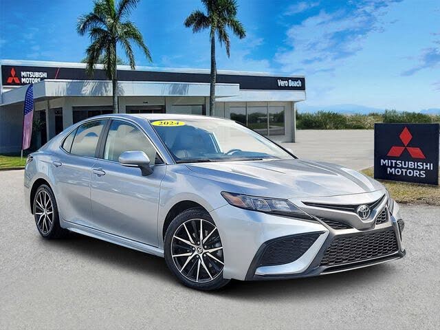 2024 Toyota Camry SE FWD