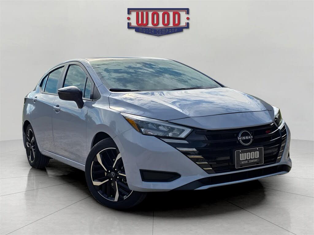 2025 Nissan Versa SR FWD