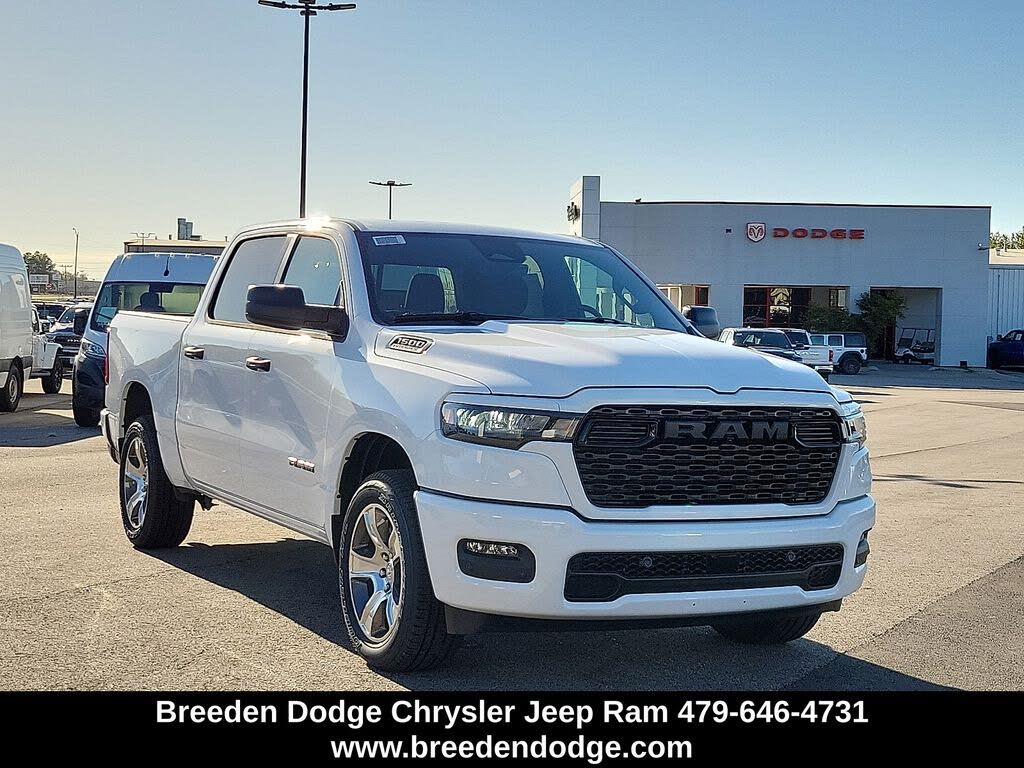 2026 RAM 1500 Express Crew Cab 4WD