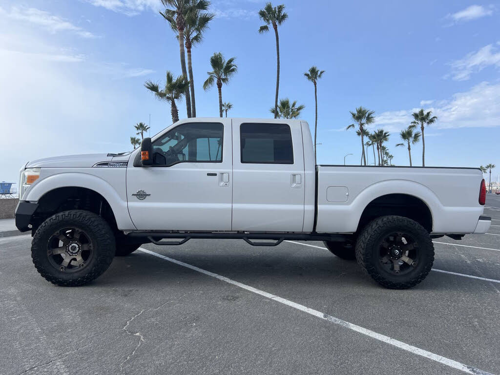 2015 Ford F-250 Super Duty Lariat Crew Cab 4WD