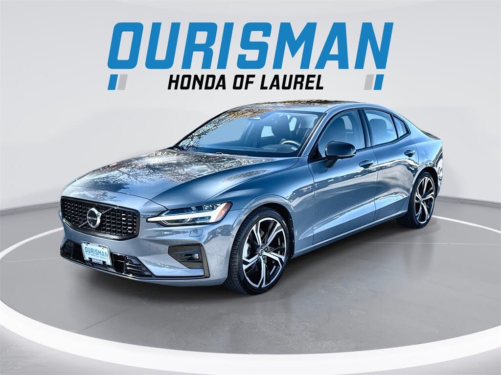 2024 Volvo S60 B5 Plus Dark Theme AWD