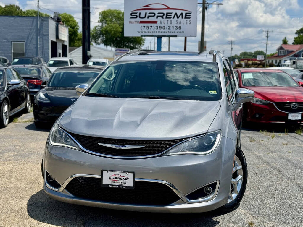 2018 Chrysler Pacifica Limited FWD