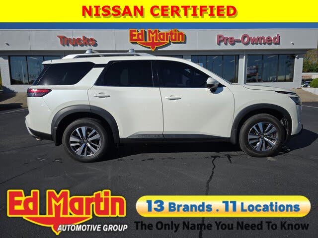 2023 Nissan Pathfinder SL 4WD