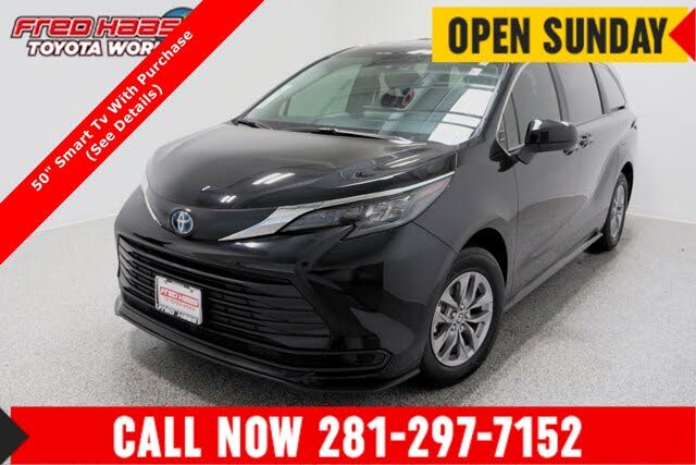 2025 Toyota Sienna LE 8-Passenger FWD