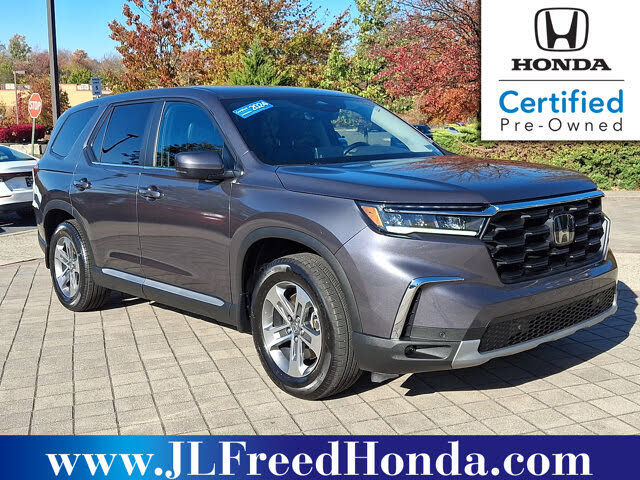 2024 Honda Pilot EX-L AWD with Captains Chairs