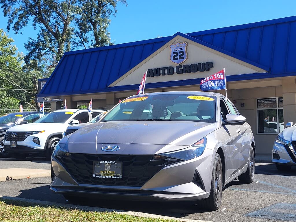 2023 Hyundai Elantra SEL FWD