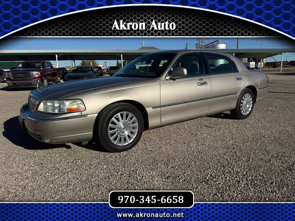 2003 Lincoln Town Car Signature