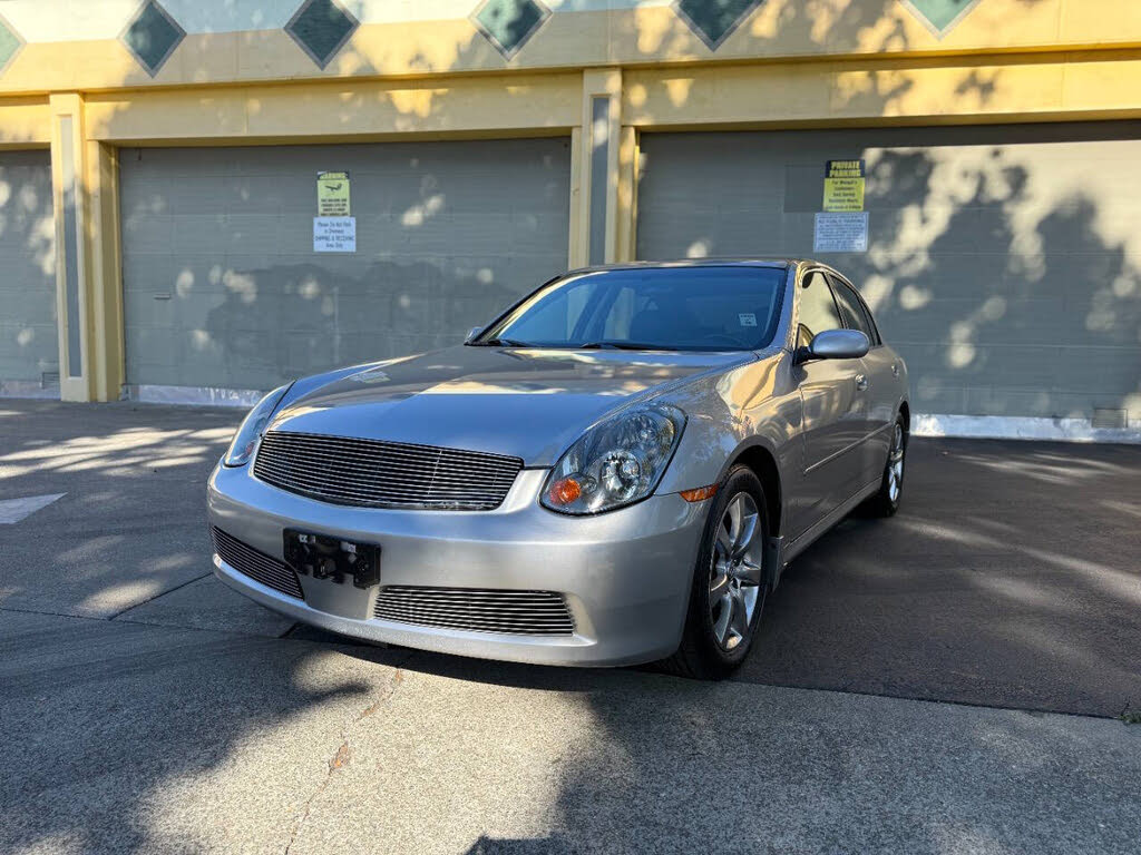 2005 INFINITI G35 Sedan RWD