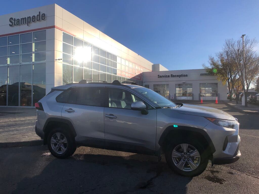 Toyota RAV4 Hybrid LE AWD 2025