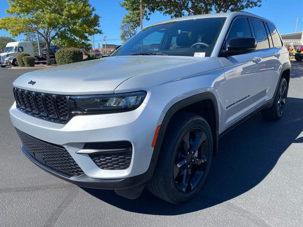 2024 Jeep Grand Cherokee Altitude 4WD