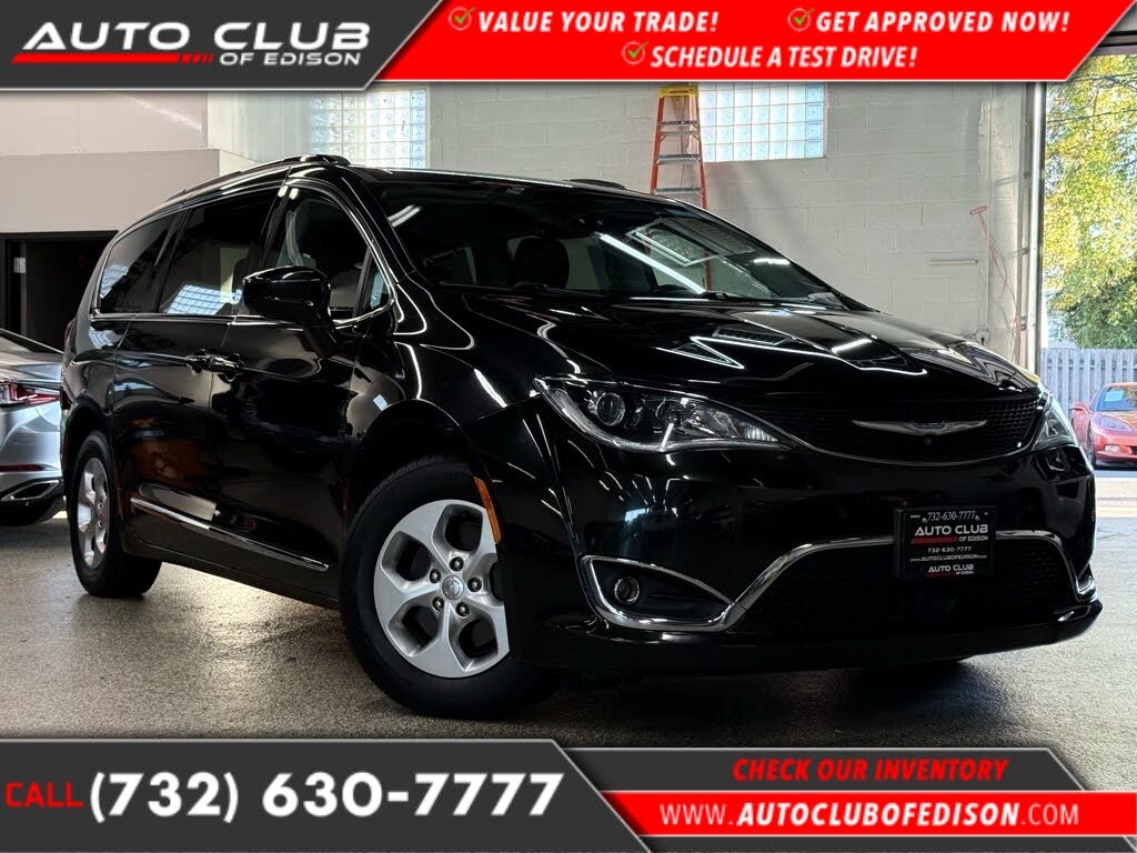 2017 Chrysler Pacifica Touring L Plus FWD