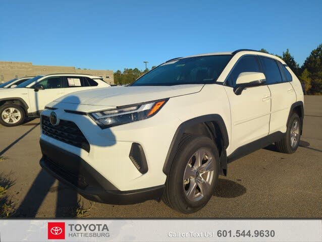 2024 Toyota RAV4 XLE FWD