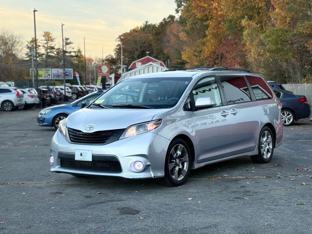 2011 Toyota Sienna SE 8-Passenger