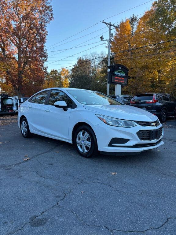 2017 Chevrolet Cruze LS Sedan FWD