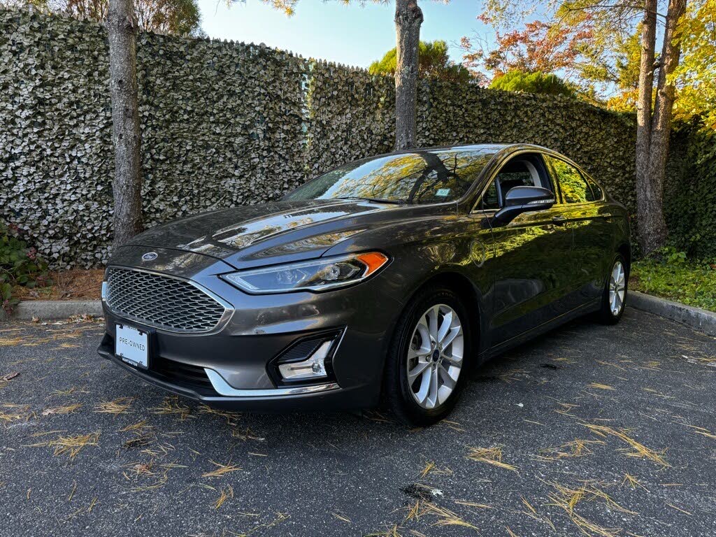 2020 Ford Fusion Energi Titanium FWD