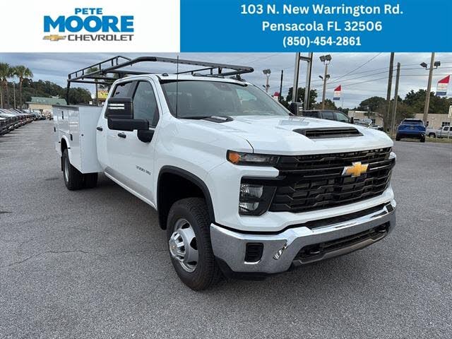 2025 Chevrolet Silverado 3500HD Chassis Work Truck Crew Cab 4WD