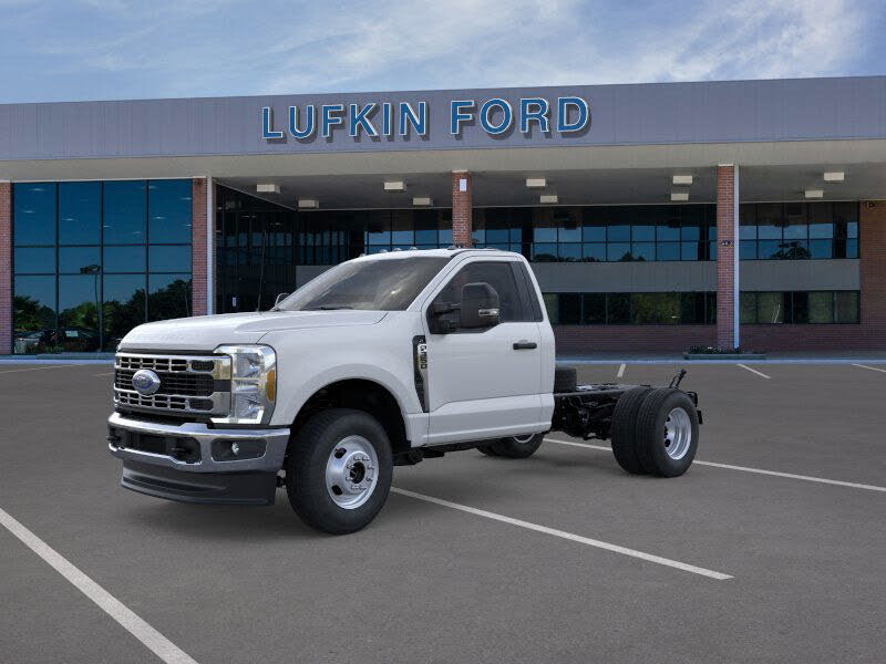 2026 Ford F-350 Super Duty Chassis XL Regular Cab DRW 4WD