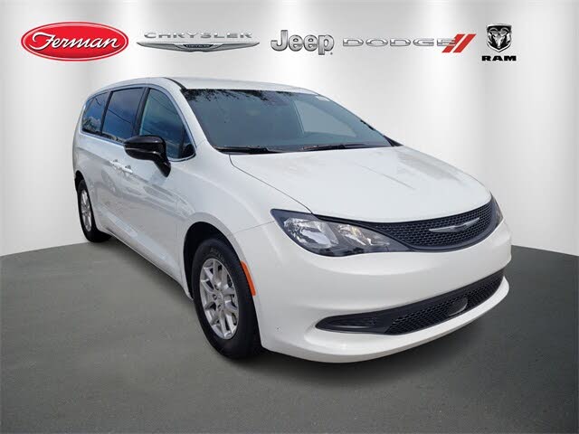 2026 Chrysler Voyager LX FWD