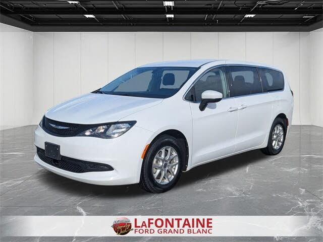 2022 Chrysler Voyager LX FWD