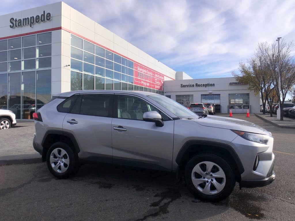 Toyota RAV4 LE AWD 2024