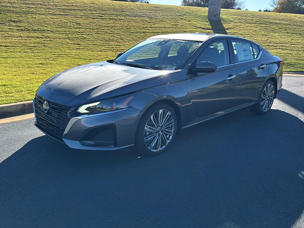 2025 Nissan Altima 2.5 SL FWD