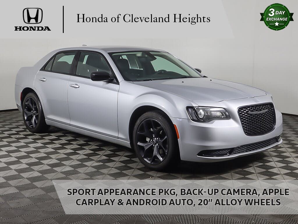 2023 Chrysler 300 Touring RWD