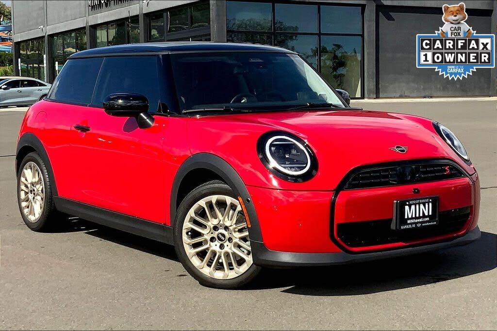 2025 MINI Cooper S Signature Trim 2-door Hatchback