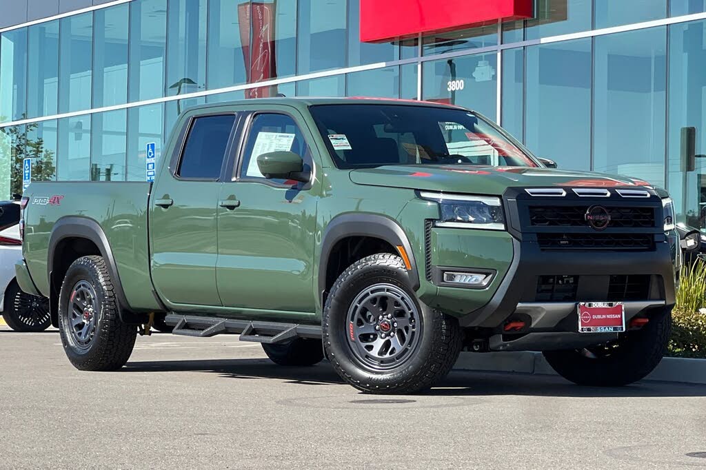 2026 Nissan Frontier PRO-4X Crew Cab LB 4WD