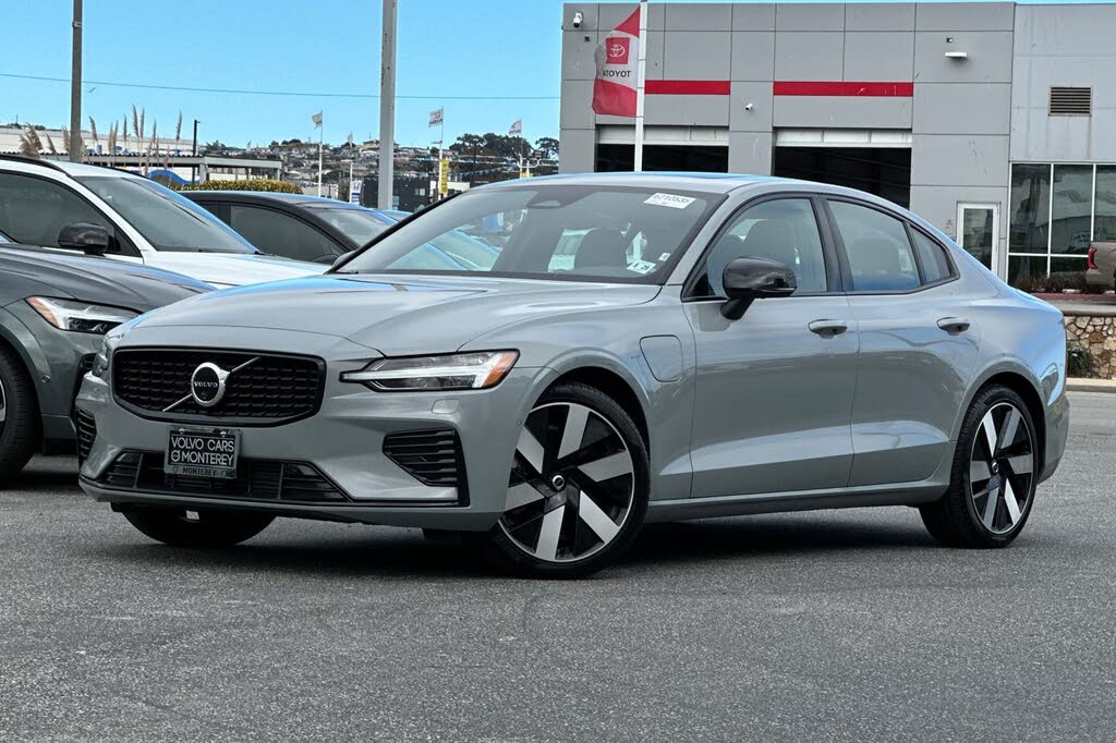 2024 Volvo S60 Recharge T8 Ultimate Dark Theme eAWD