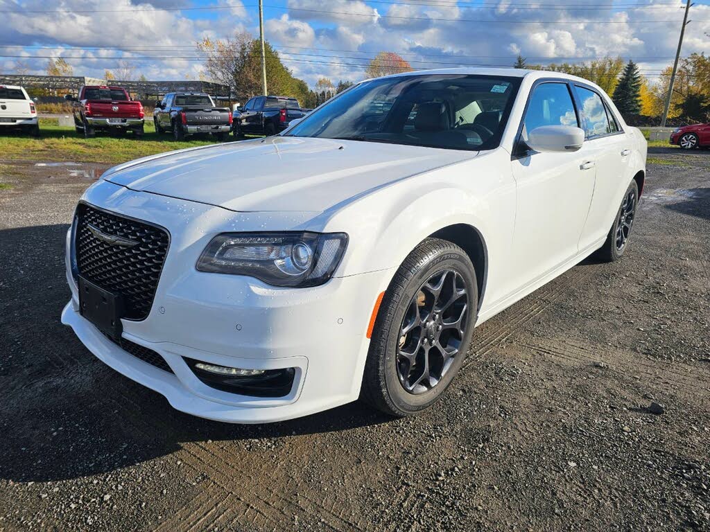 2023 Chrysler 300 Touring L AWD