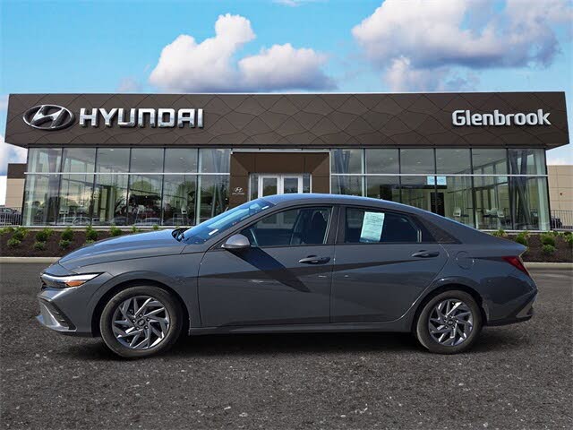 2024 Hyundai Elantra SEL FWD