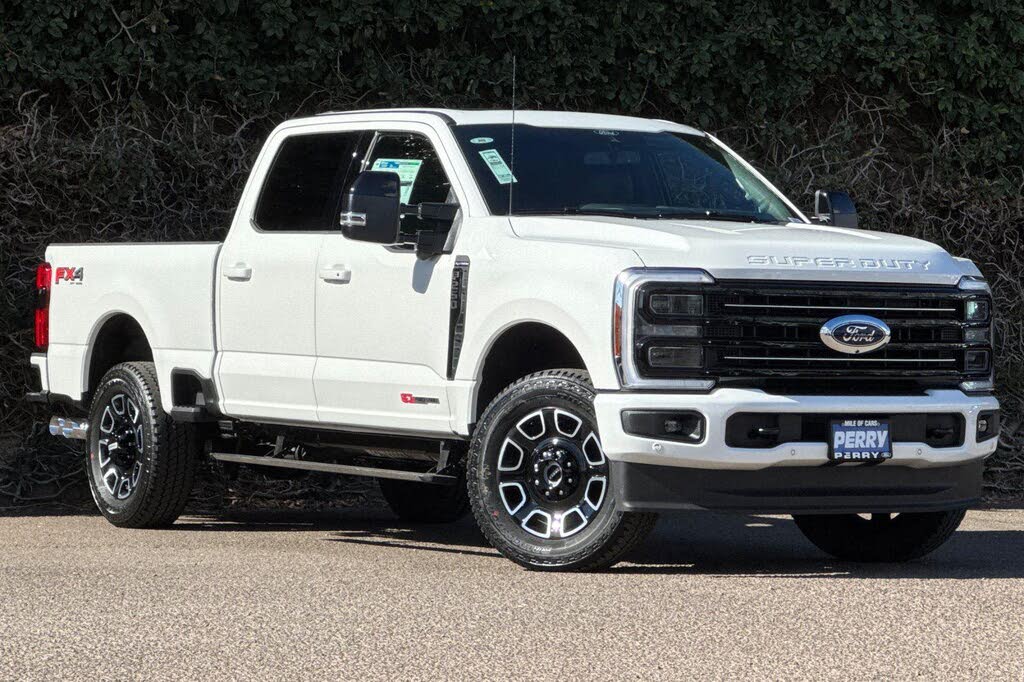 2025 Ford F-250 Super Duty Platinum Crew Cab 4WD