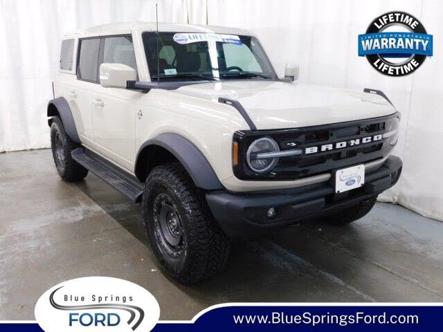 2025 Ford Bronco Outer Banks 4-Door 4WD