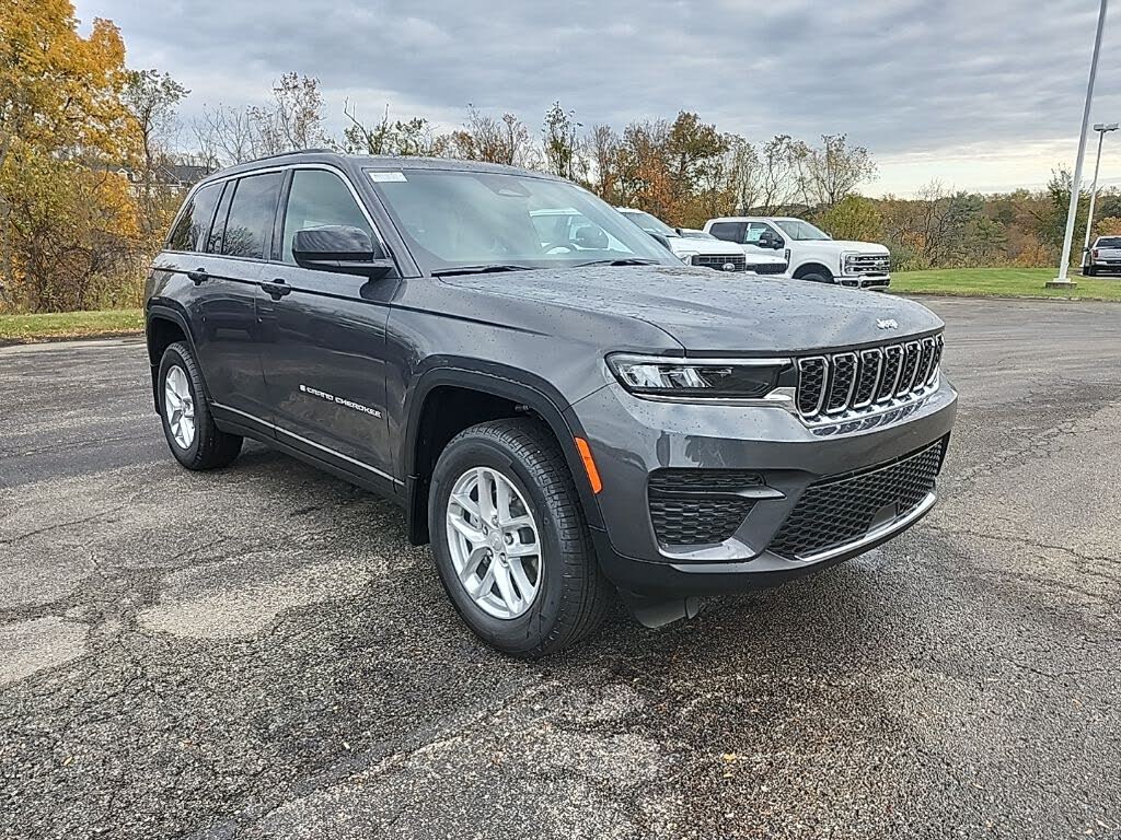 2025 Jeep Grand Cherokee Laredo 4WD
