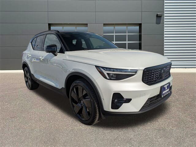 2026 Volvo XC40 B5 Ultra Black Edition AWD