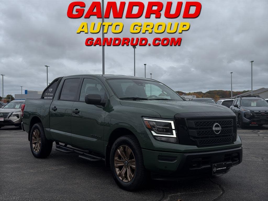 2024 Nissan Titan SV Crew Cab 4WD