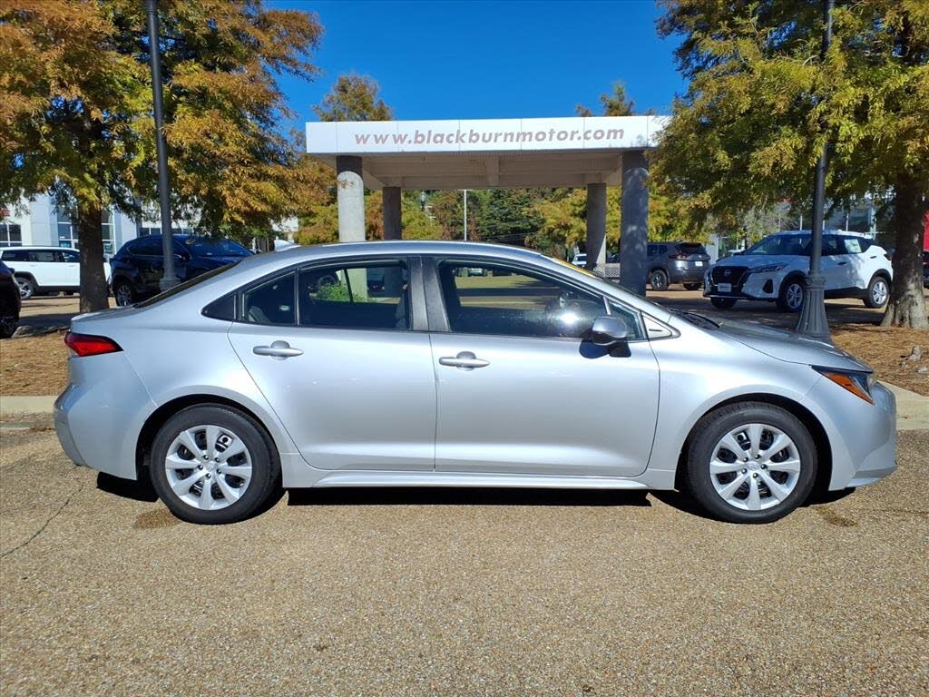 2022 Toyota Corolla LE FWD