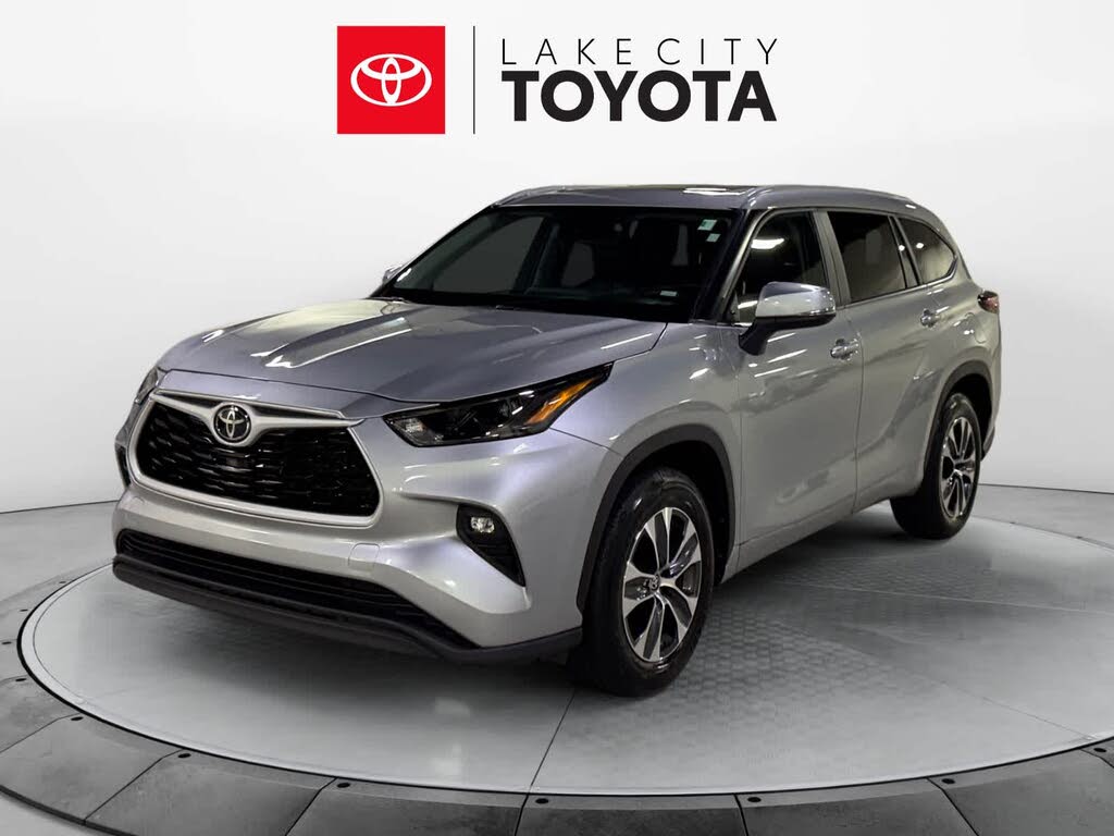 2024 Toyota Highlander XLE FWD