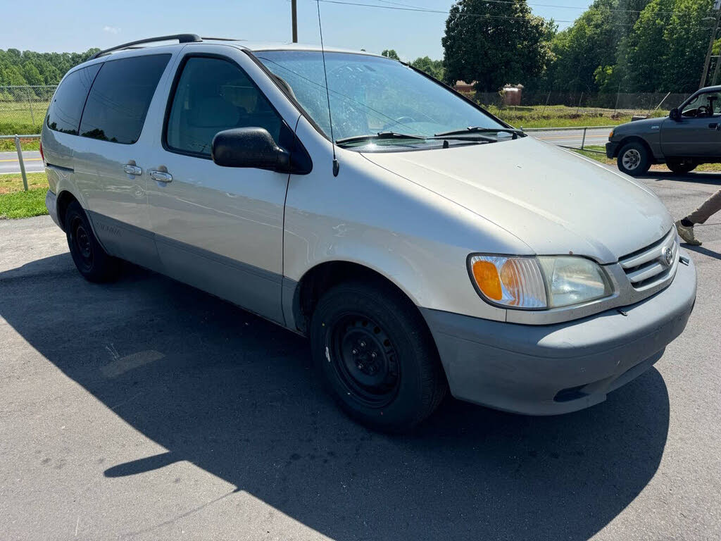 2002 Toyota Sienna LE