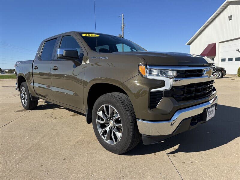 2024 Chevrolet Silverado 1500 LT Crew Cab 4WD
