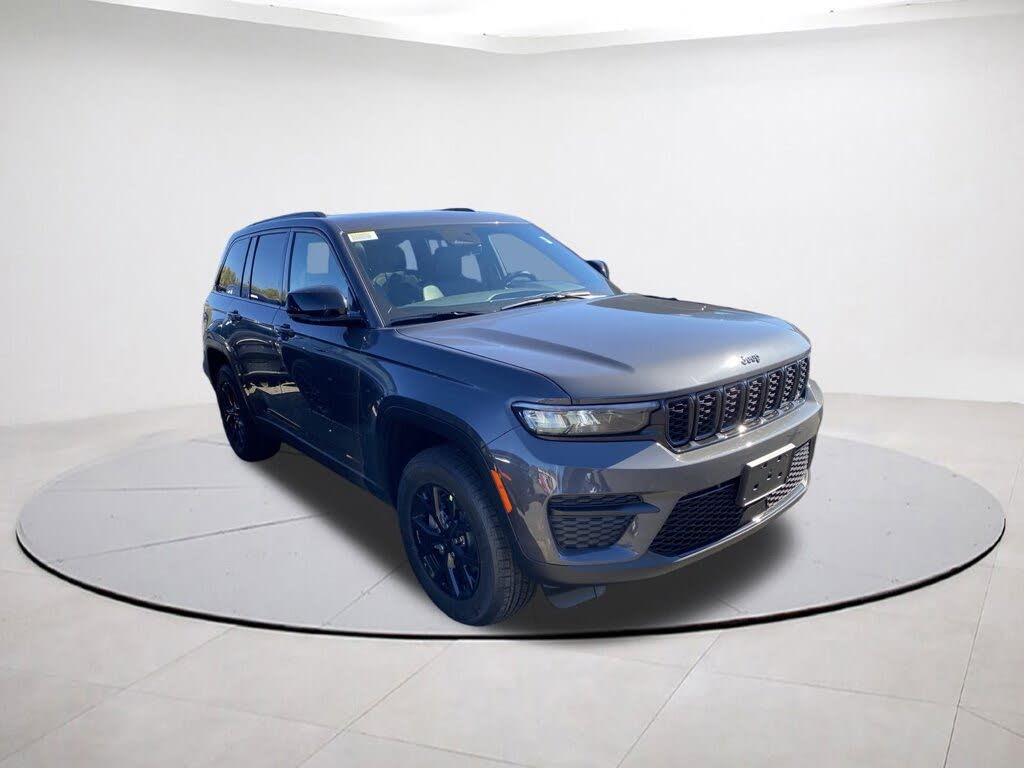 2025 Jeep Grand Cherokee Laredo 4WD