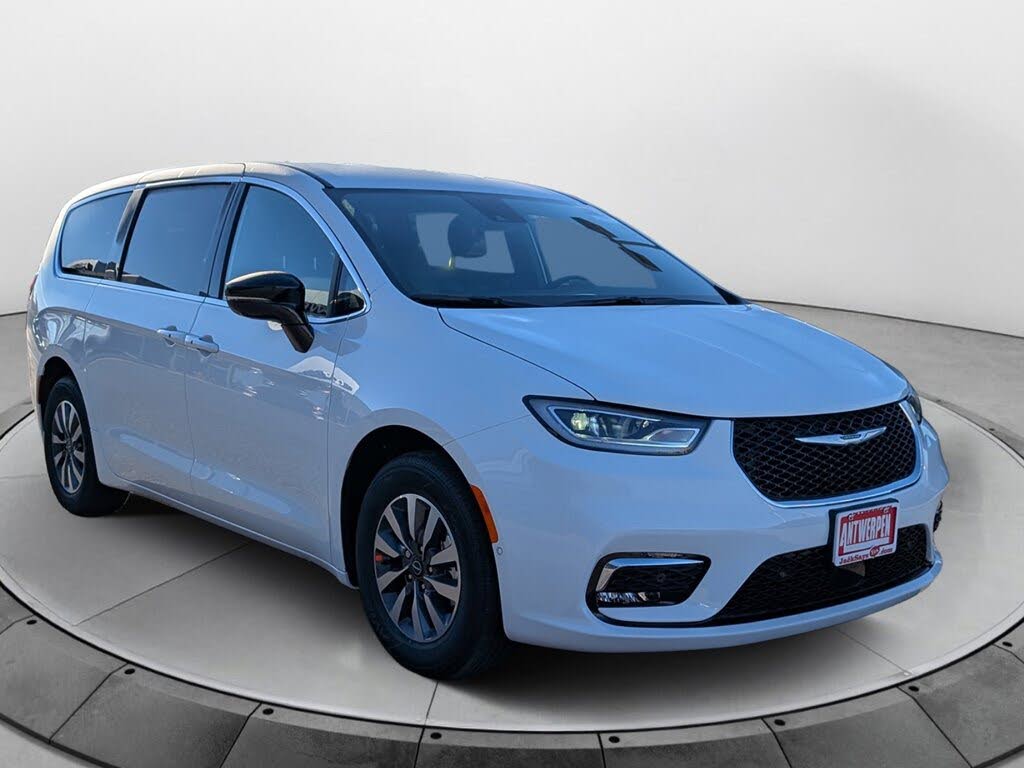 2026 Chrysler Pacifica Hybrid Select FWD