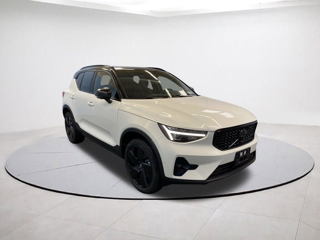 2026 Volvo XC40 B5 Ultra Black Edition AWD