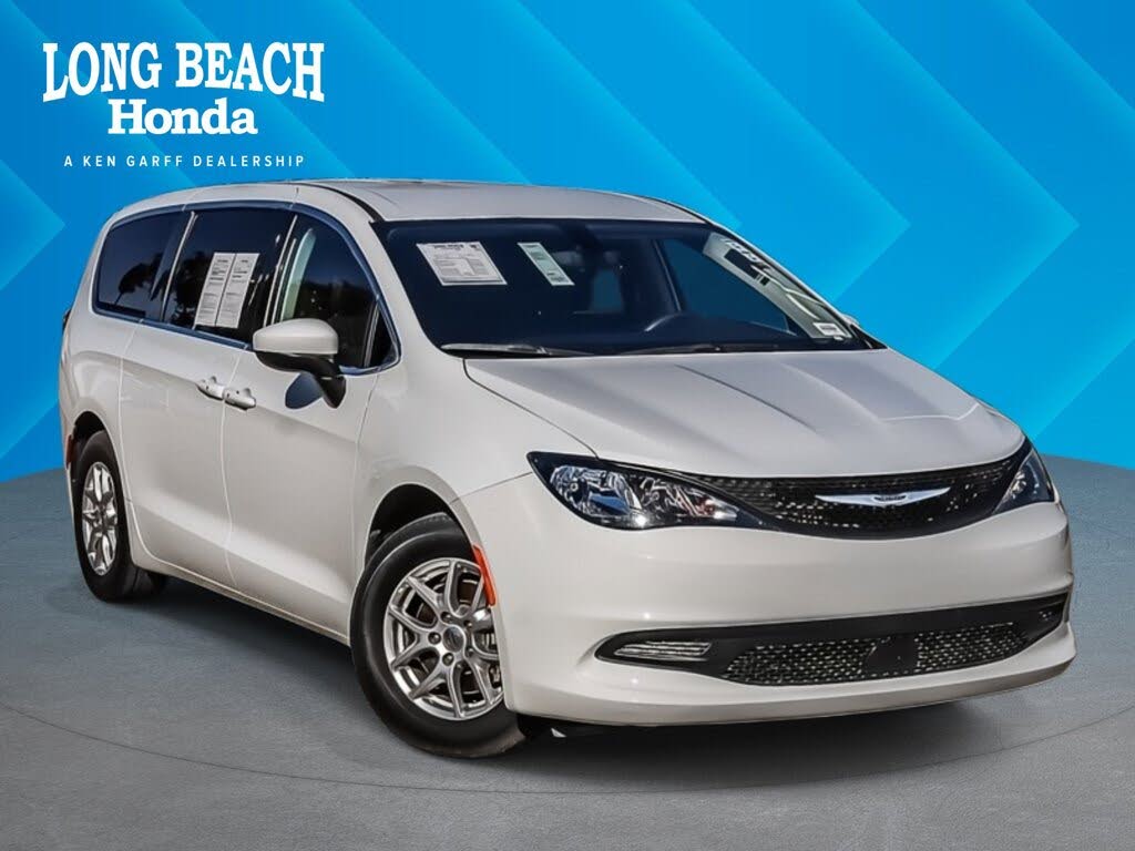 2022 Chrysler Voyager LX FWD