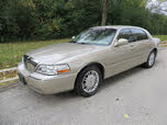 Lincoln Town Car Signature Limited