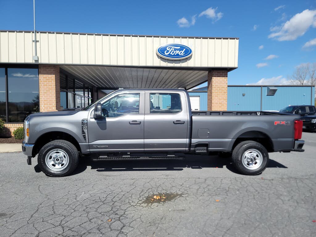 2026 Ford F-350 Super Duty XL Crew Cab 4WD