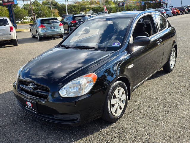 2010 Hyundai Accent GS 2-Door Hatchback FWD