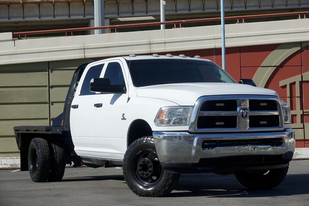 2018 RAM 3500 Chassis Tradesman Crew Cab 4WD